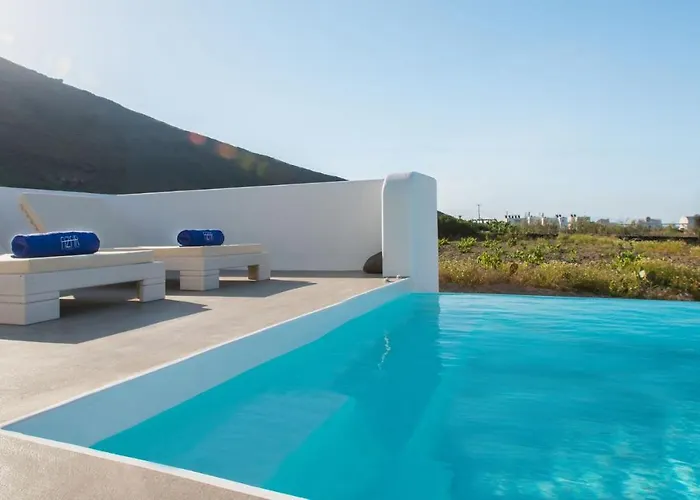 Luxury Santorini Senior Private Pool Sea View Villa Foinikiá